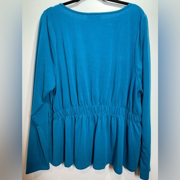 NWOT LANE BRYANT Classic Long-Sleeve Square-Neck With Keyhole Top Size 22/24‎ - Picture 6 of 8